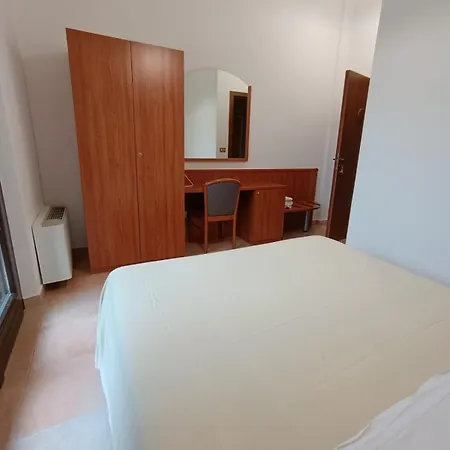 אורחן La Del Brigante *